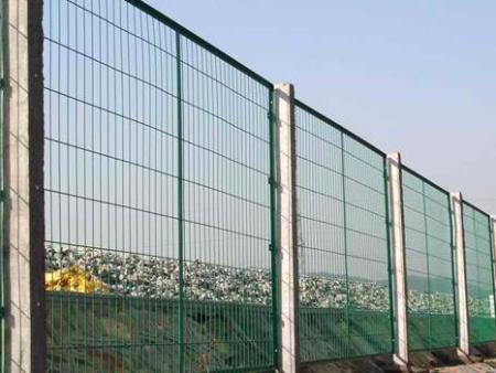 廣(guǎng)西護欄網廠(chang)家供應商