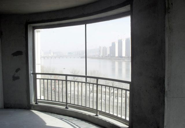 廣西陽台(tai)圍欄廠家(jia)***