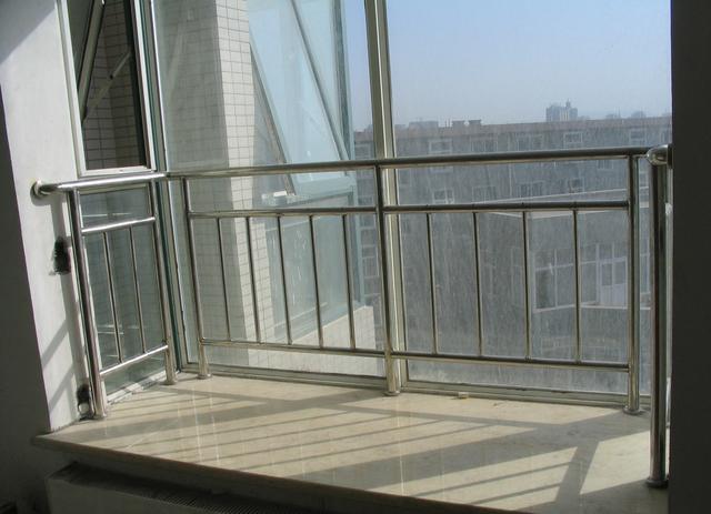 廣(guang)西陽台圍(wéi)欄廠家***