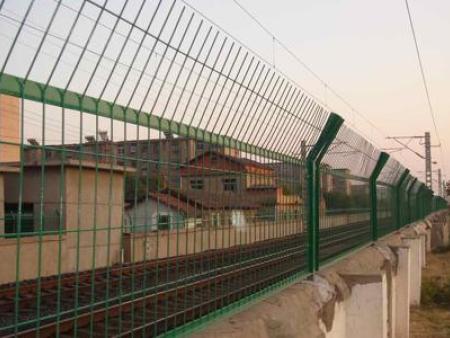 高速公(gong)路護欄網，廣西護(hù)欄網廠家