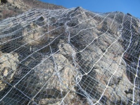 邊坡防護網(wǎng)，南甯***生産防(fang)護網廠家