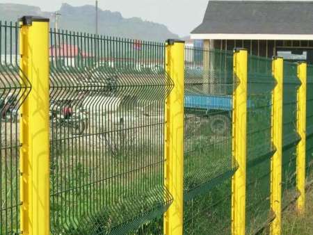 鐵絲護欄網(wǎng)，南甯護欄網廠